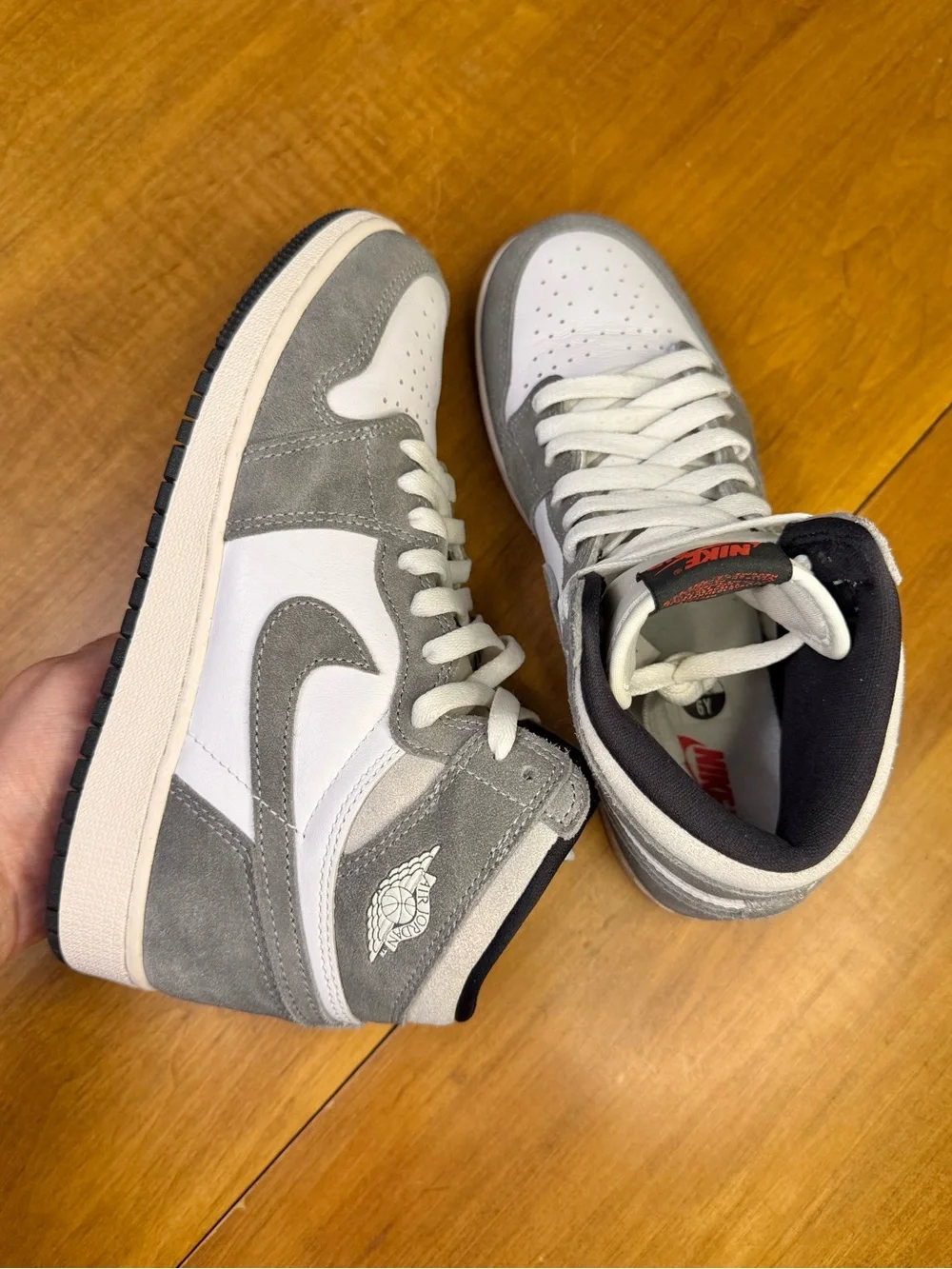 Nike Air Jordan 1 Retro High OG DZ5485-051 Size 6Y
